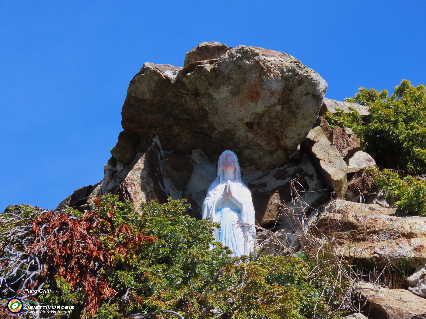 46 Forcella Rossa (2055 m)- Madonnina del G.A.M.A. .JPG